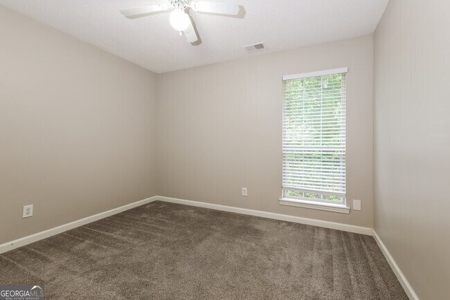 Building Photo - 240 Cannon Dr