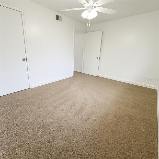 Building Photo - 1195 Bentley Rd