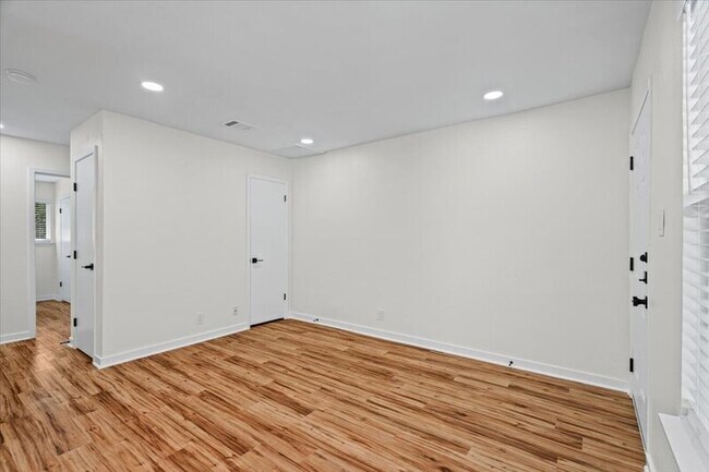 Building Photo - 3436 Willowrun Dr