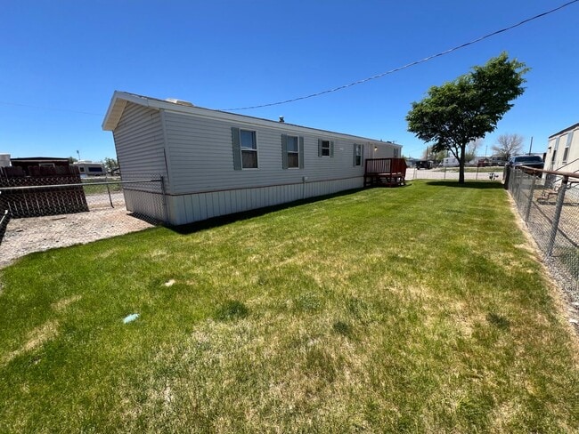 Building Photo - 3 Bed 2 Bath Updated Mobile Home w/ Fenced...