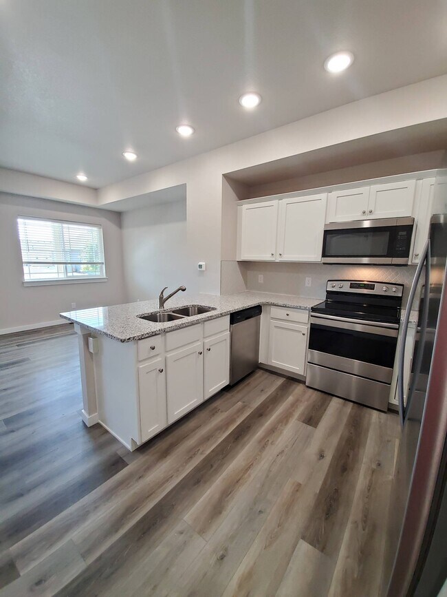 Building Photo - 1721 Westward Cir