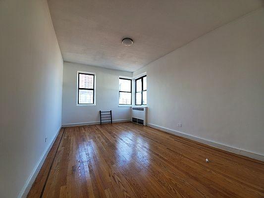 Building Photo - 2 bedroom in Bronx NY 10452