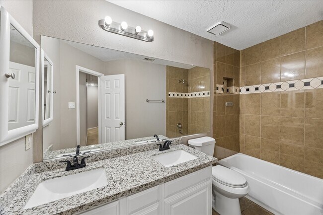 Building Photo - 12526 Mill Hedge Dr