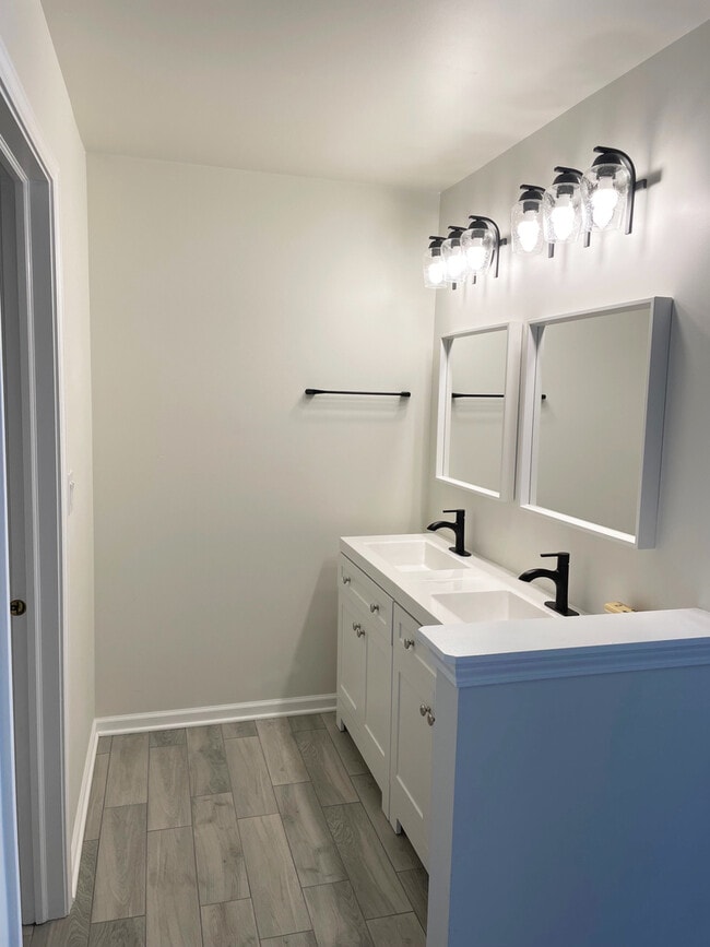 Building Photo - 8122 Ripple Ridge