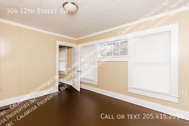 Building Photo - 304 12th St SW