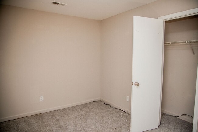Building Photo - Three Bedroom Adjacent to the Villas at Ro...