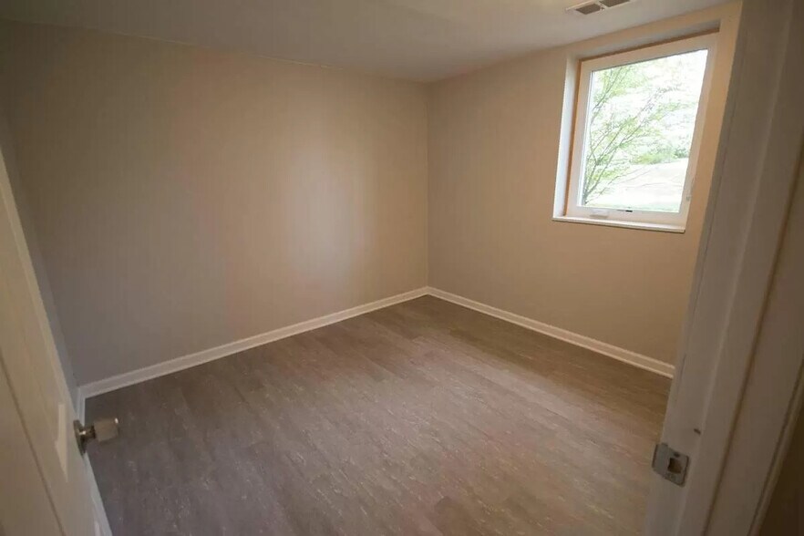 Building Photo - 518 Bergen Ave