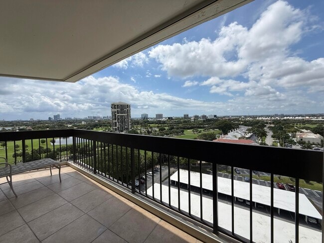 Building Photo - 2000 Presidential Way