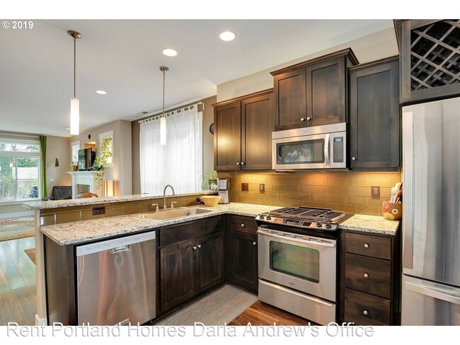 Building Photo - 3 br, 2.5 bath House - 6618 SE 66th Ave