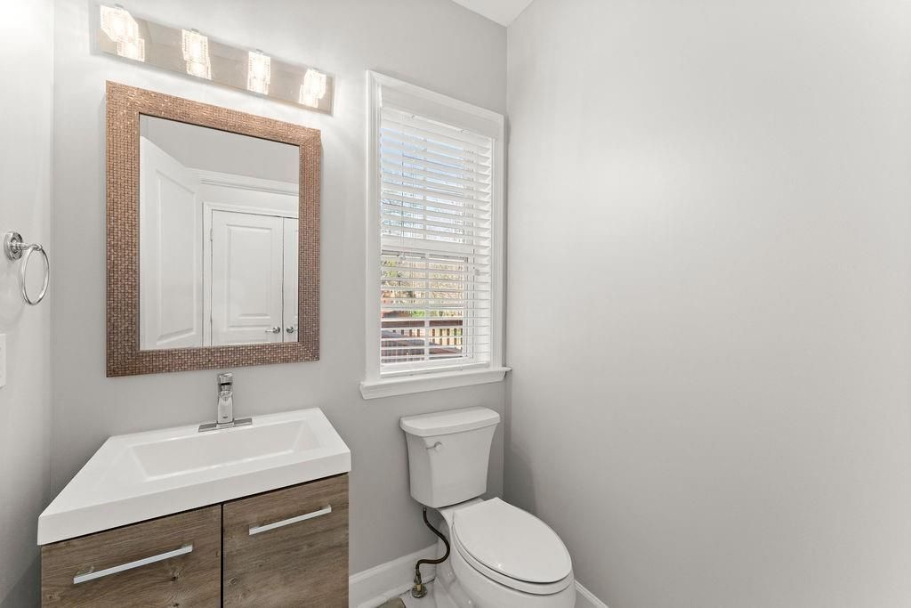 Building Photo - 2876 Overlook Way