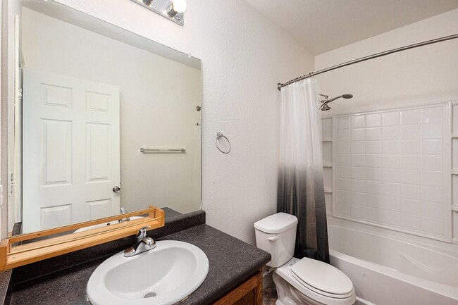 Building Photo - Spacious 3 Bed 3 Bath in the heart of Green Valley Ranch ELECTRICITY INCLUDED IN RENT