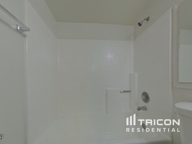 Building Photo - 9343 W Mission Ln