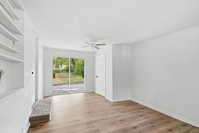 Building Photo - NOW READY!!! Newly renovated 4 bedroom ranch home!