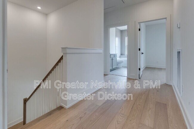 Building Photo - 404 Morningside Mnr