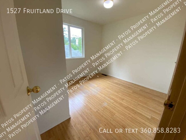 Building Photo - 1527 Fruitland Dr
