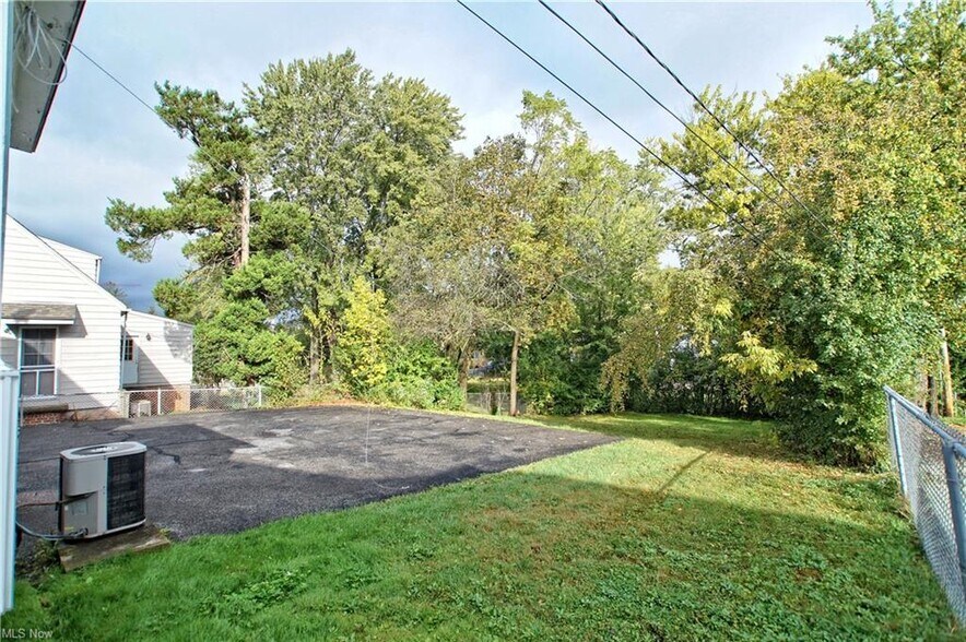 Building Photo - 21015 Halworth Rd