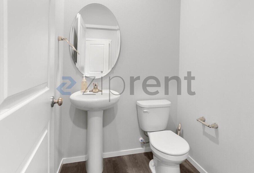 Building Photo - 11013 186th St E