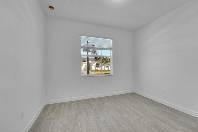 Building Photo - 6429 Seabright Ter