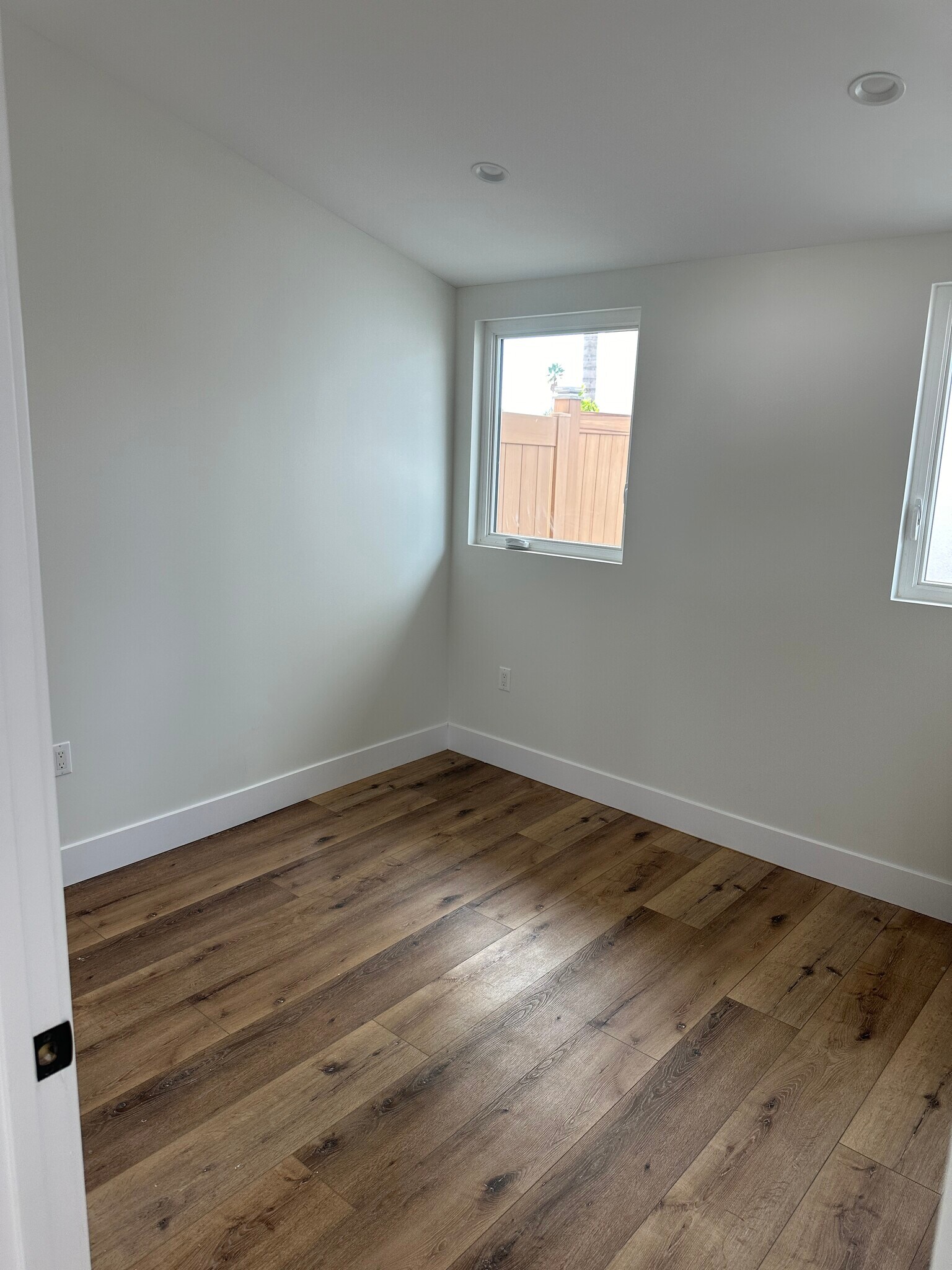 Building Photo - 5561 Mason Ave