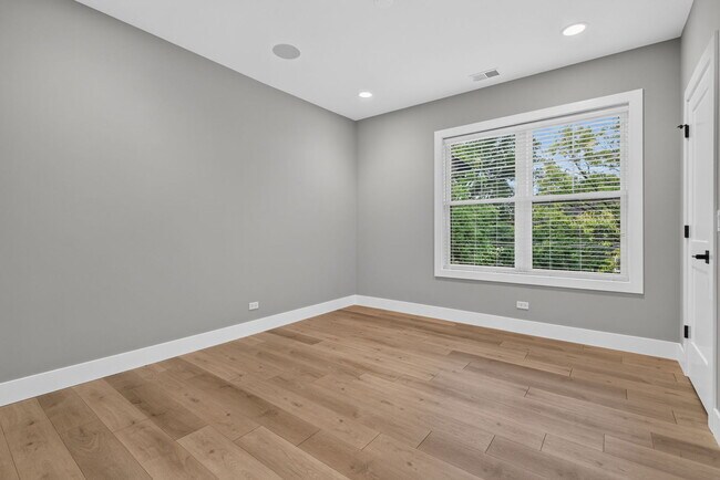 Building Photo - 240 S Brainard Ave