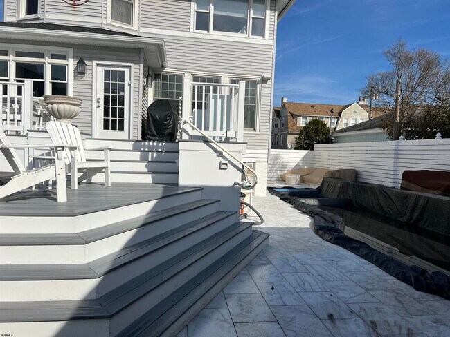 Building Photo - 16 S Somerset Ave