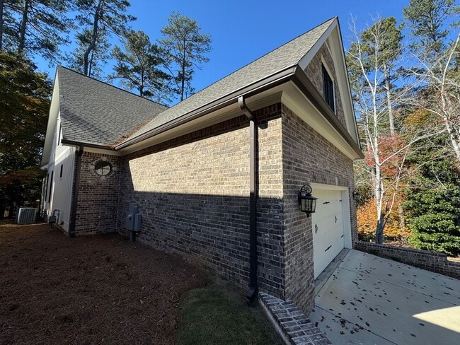 Building Photo - Grandeur Brick 4/3.5 with Bonus Room in The Oaks at Collinwood- $3,295