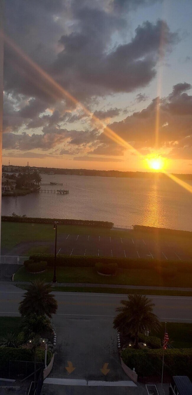 Building Photo - 3450 S Ocean Blvd