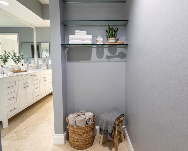 Building Photo - 3255 NE 184th St