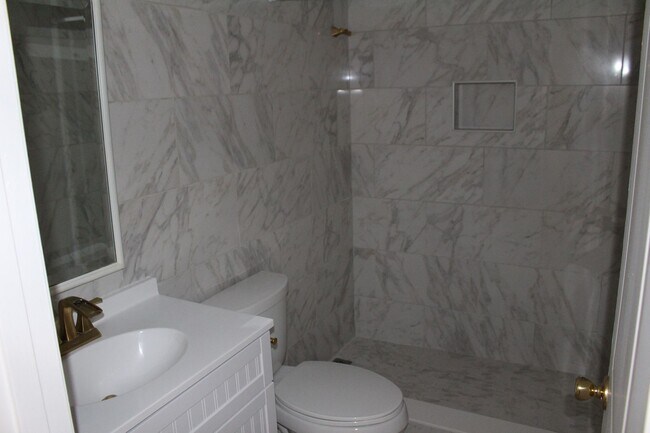 Building Photo - 2 Bedroom, 2 Bath in Deltona!