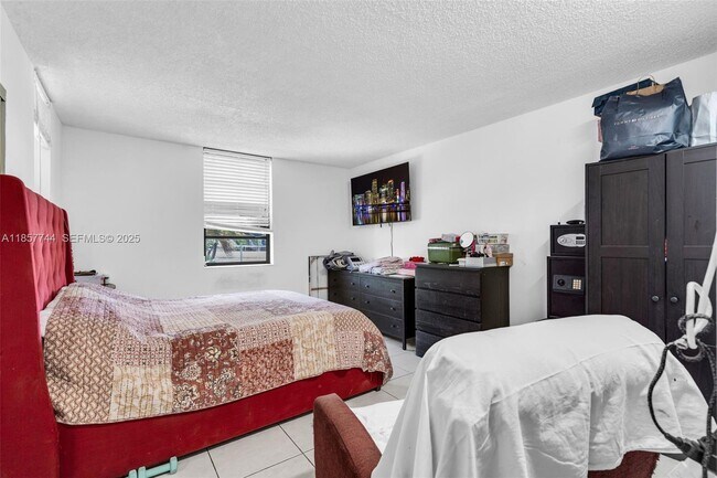 Building Photo - 12239 SW 14th Ln