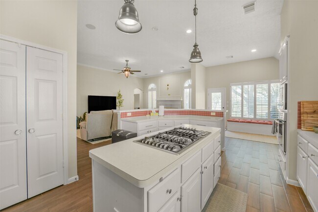 Building Photo - 1122 Wellshire Dr