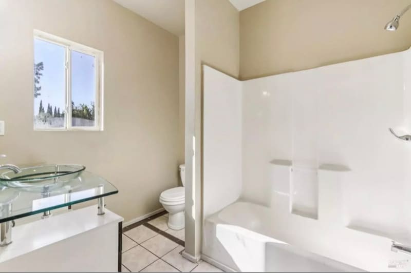 Building Photo - 507 Kings Way