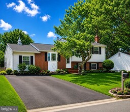 Building Photo - 5083 Macnamara Dr