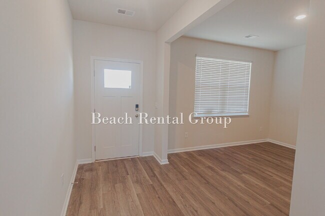 Building Photo - 5 Bedroom Home in Myrtle Beach