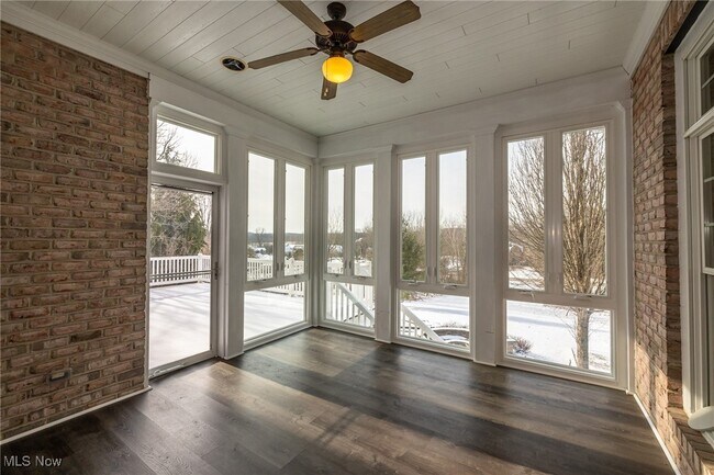 Building Photo - 4025 Meadowvale Ct