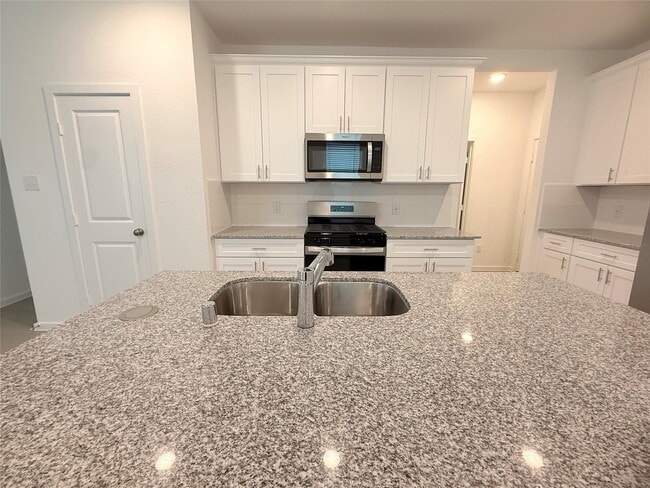 Building Photo - 24657 Monarch Forest Dr