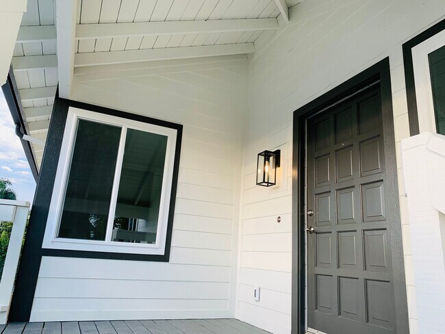 Building Photo - 26753 Avenida Las Palmas