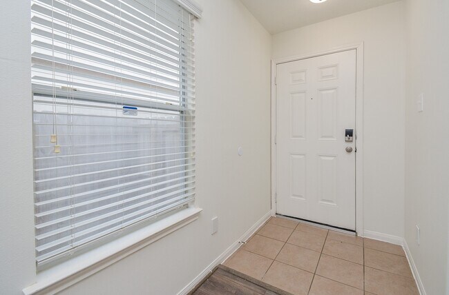 Building Photo - 12718 Boris Cove Trail