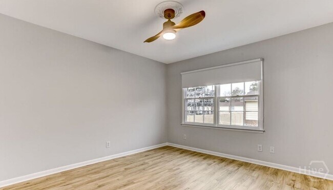 Building Photo - 455 Mall Blvd