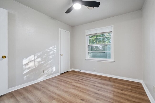 Building Photo - 1406 Sheffield Rd