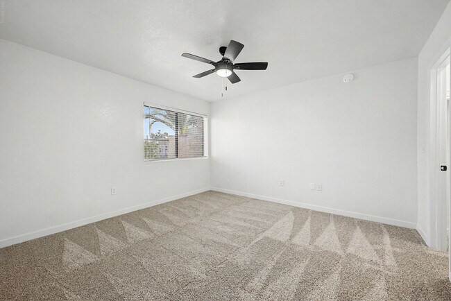 Building Photo - 16624 E Palisades Blvd