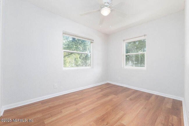 Building Photo - 239 E 16th St