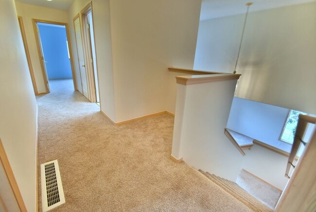 Building Photo - 4Bd/2.5Ba Everett House