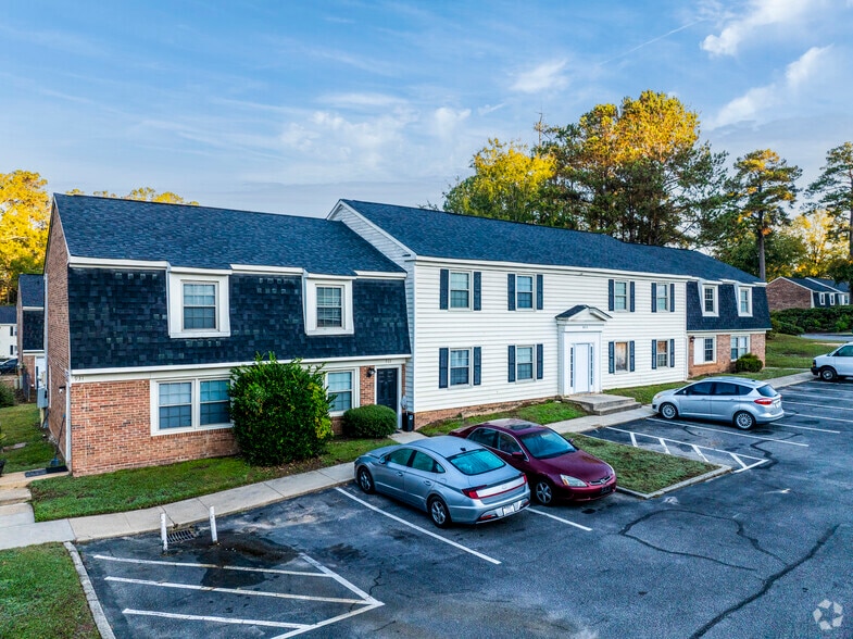 Primary Photo - Retreat at Broad River