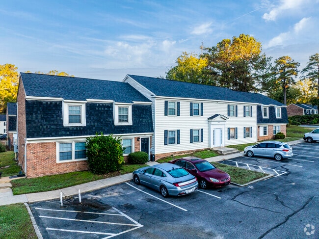 Building Photo - Retreat at Broad River