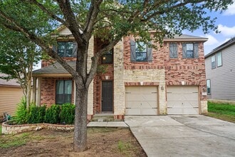 Building Photo - Spacious Live Oak Home Backing to a Greenbelt - Realtor Commission: $500