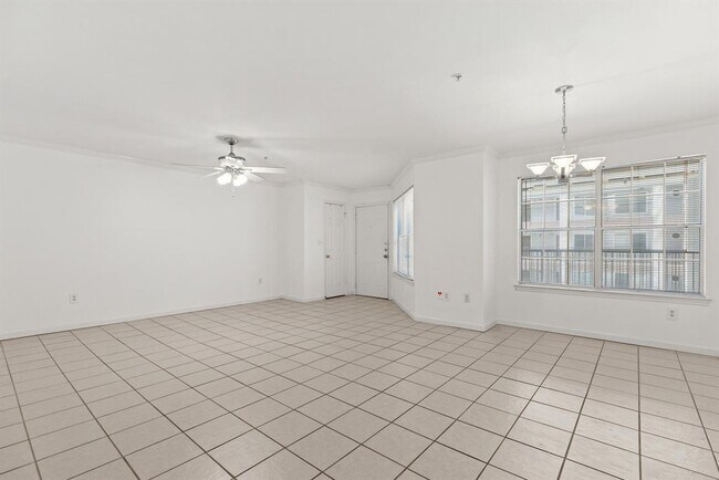 Building Photo - 501 W 26th St