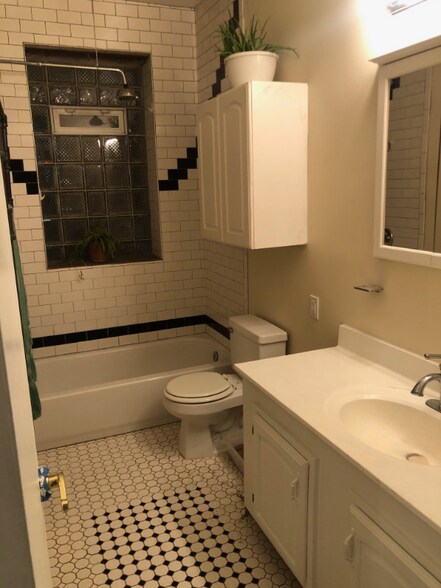 Building Photo - 1315 Park Rd NW