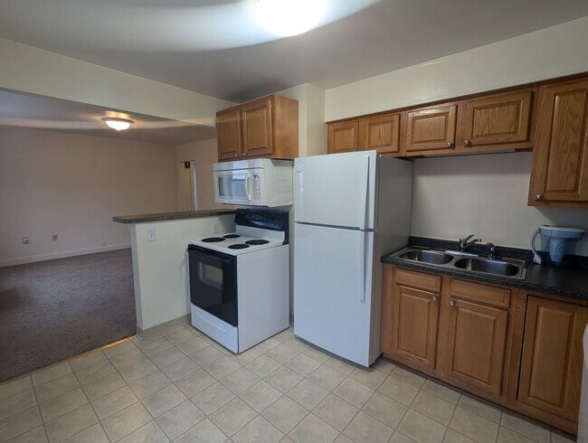 Building Photo - 5921 London Rd