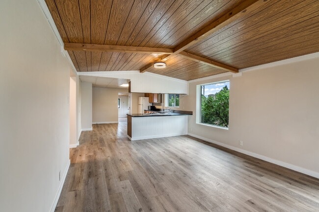 Building Photo - Gallatin Gateway Rental Just Steps from the River